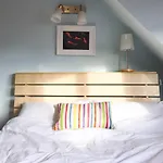 Cozy Flat In Villa Near Old Town
