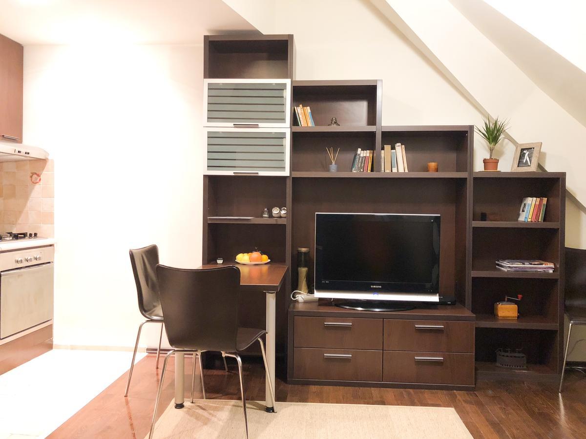 Cozy Flat In Near Old Town Appartamento Bucarest